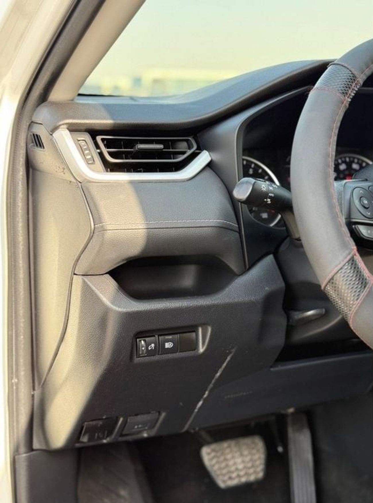 تويوتا راف ٤ XLE leather seats, push start