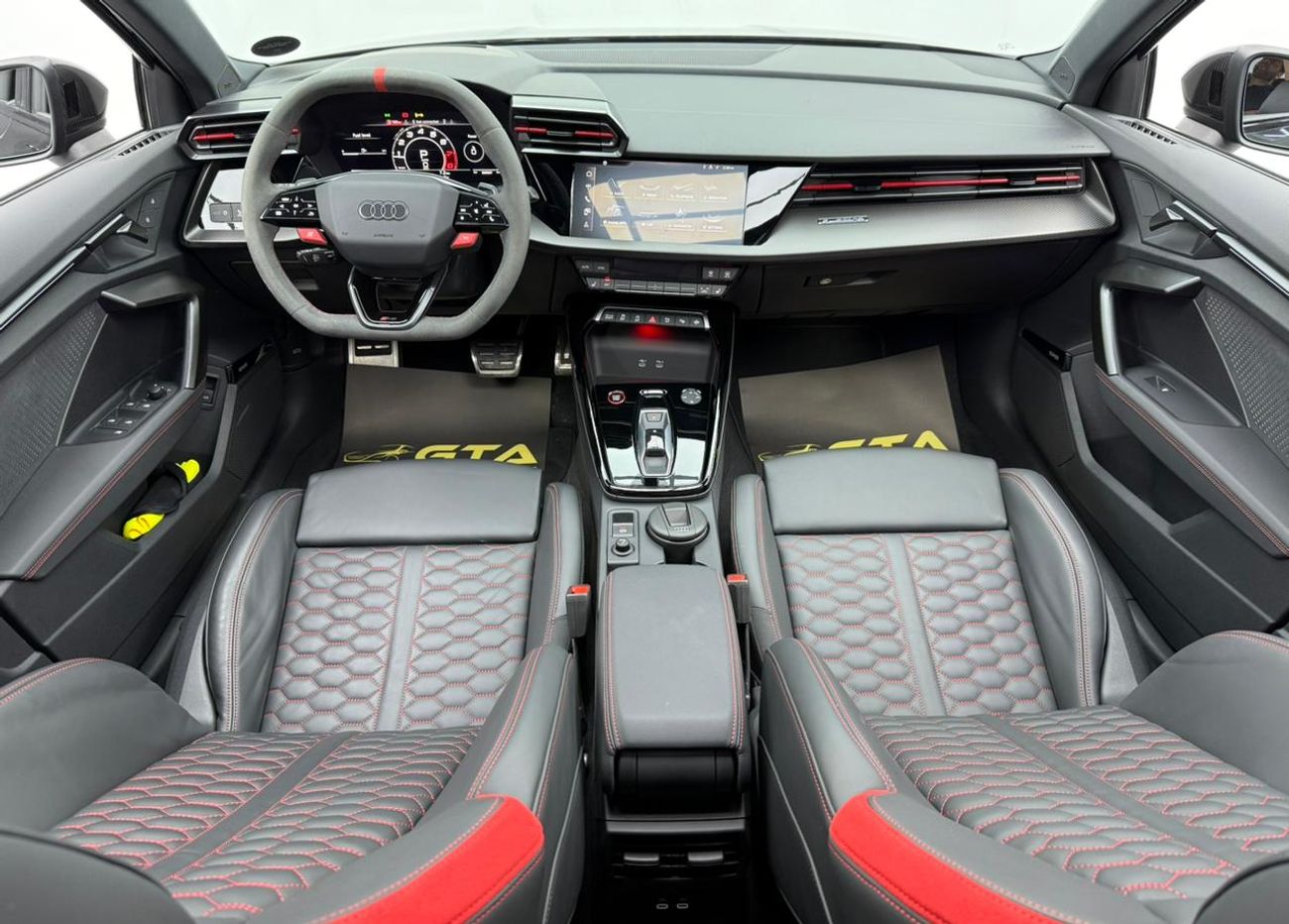 Audi RS3 TFSI quattro 2.5L Sedan 2025 Audi RS3 2.5 TFSI quattro ,Agency Warranty+Service Contract ,Excellent 