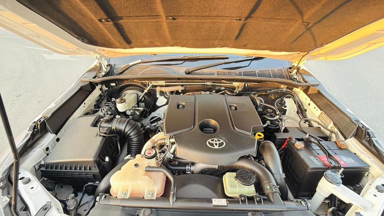 تويوتا هيلوكس GR BODY KIT INSTALLED | AT | POWER SEATS | 2.8L DIESEL | DOUBLE CABIN | RHD