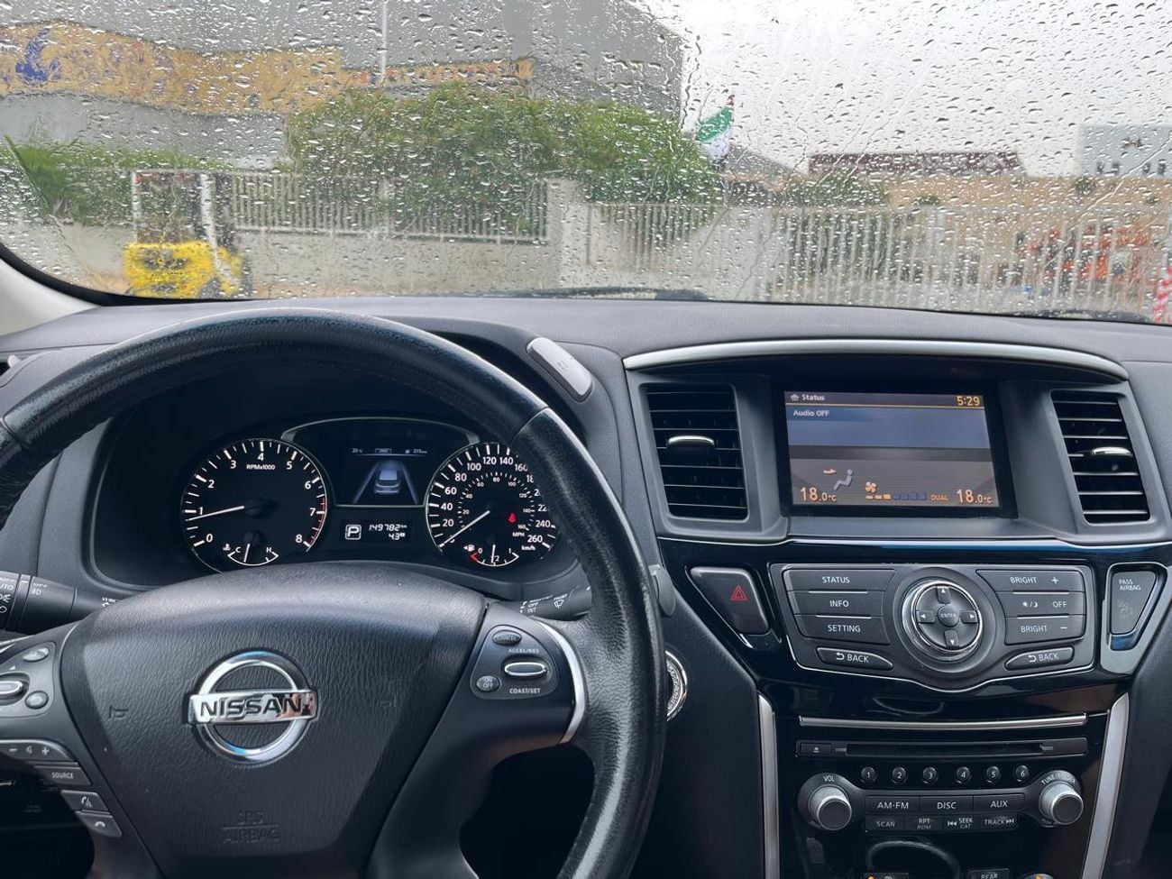 Nissan Pathfinder SV 3.5L (260 HP) 4WD