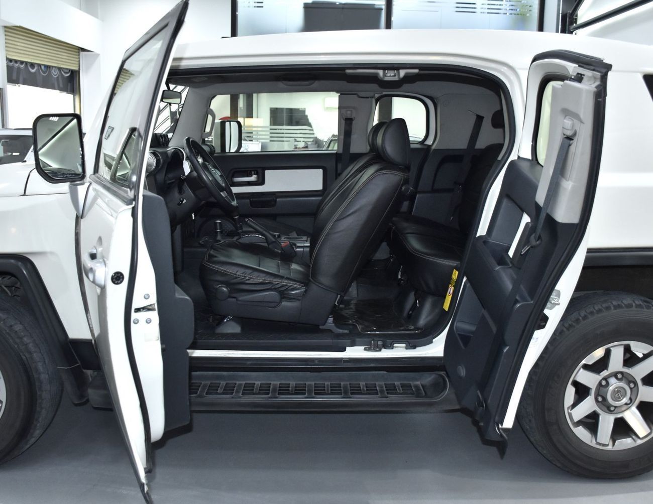 تويوتا إف جي كروزر EXCELLENT DEAL for our Toyota FJ Cruiser GXR ( 2016 Model ) in White Color GCC Specs