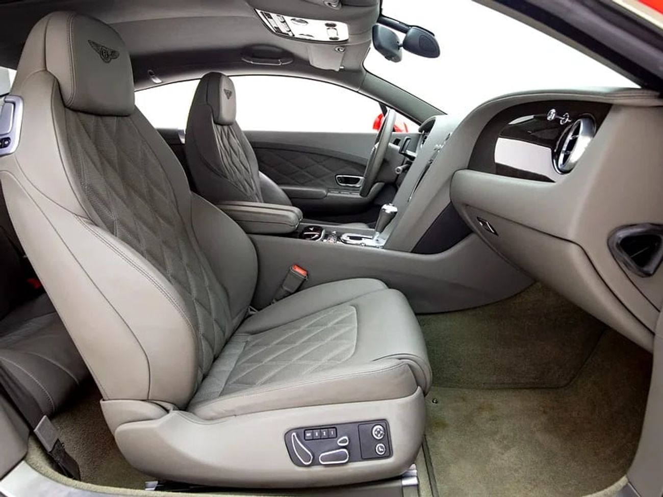 بنتلي كونتيننتال GT 6.0L (552 HP)