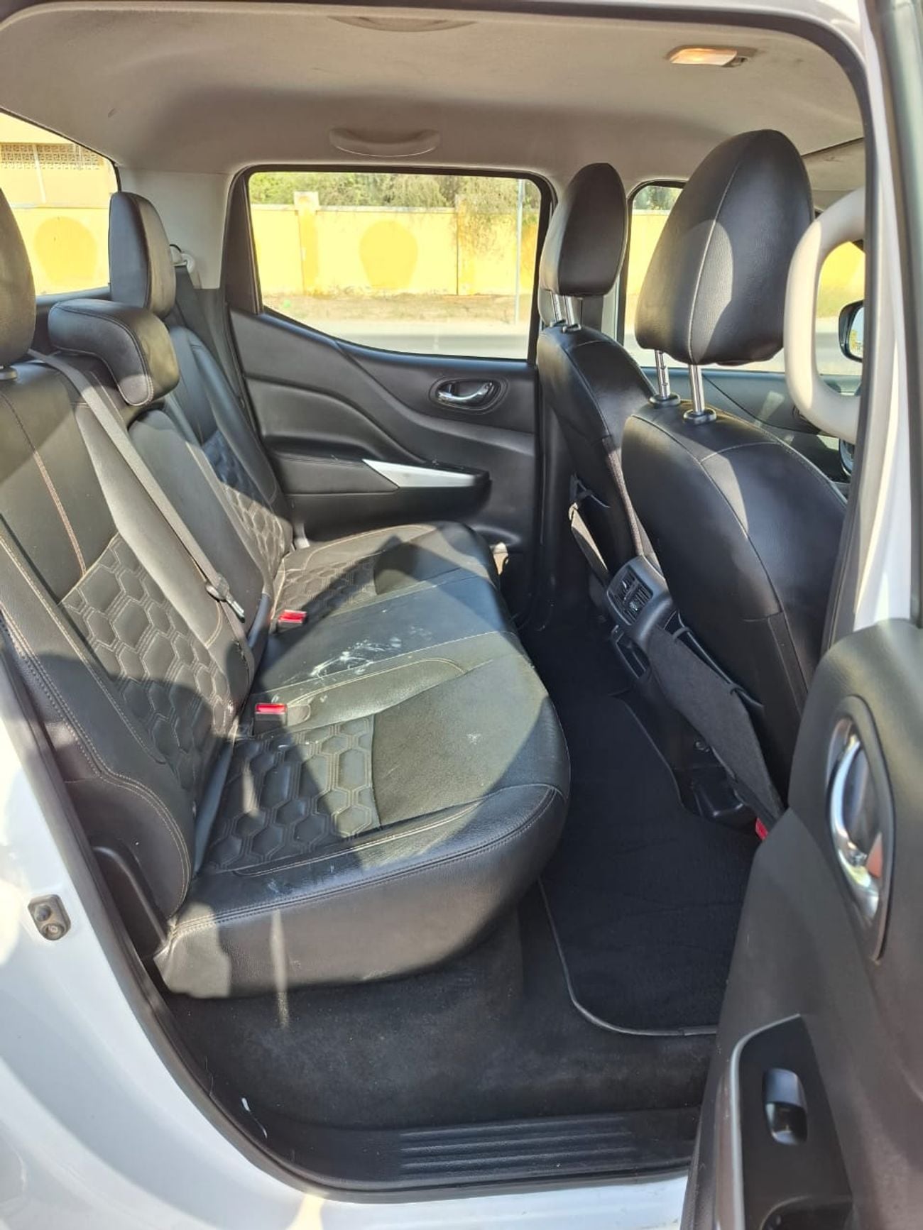 Nissan Navara 2024 Nissan Navara Manual petrol full option excellent condition *original white*
