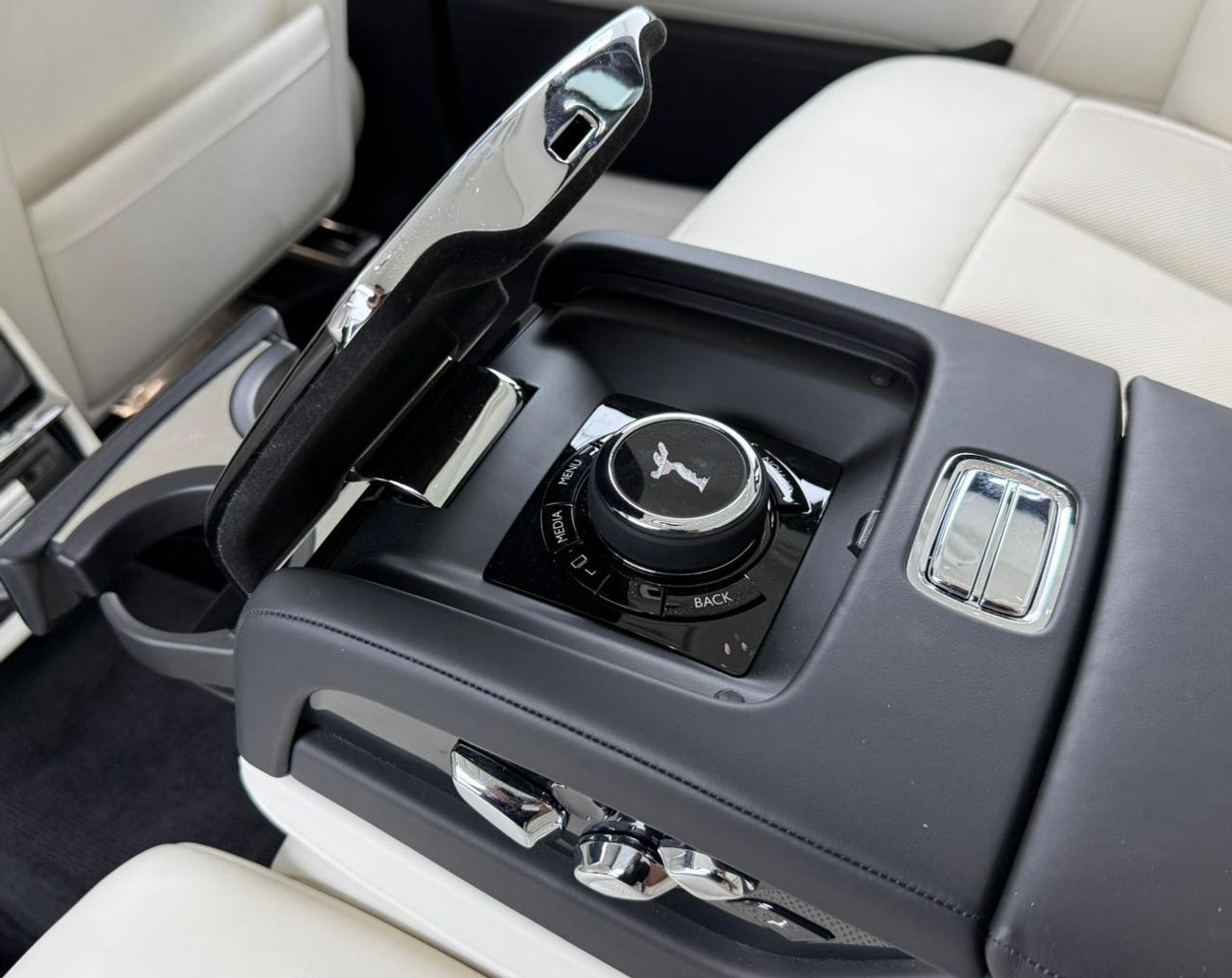 Rolls-Royce Phantom Std 6.8L 2024 Rolls Royce Phantom Series 2, Brand New, April/2028 Rolls Royce Warranty + Service Con