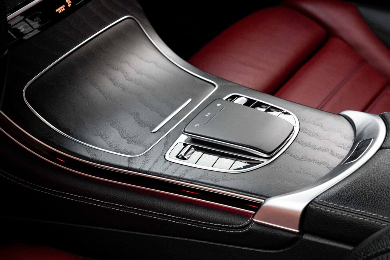 مرسيدس بنز GLC 300 GLC300 Coupe | 2,742 P.M | 0% Downpayment | Excellent Condition!