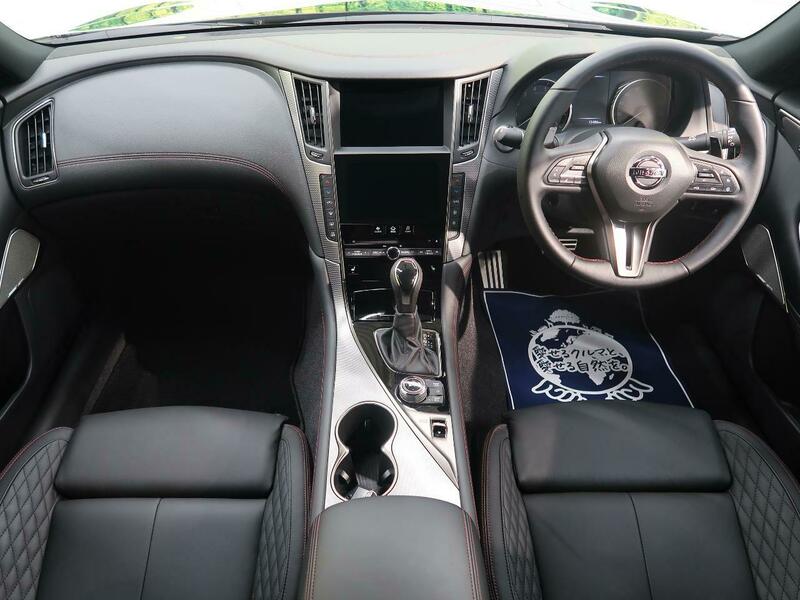 Nissan Skyline interior - Cockpit