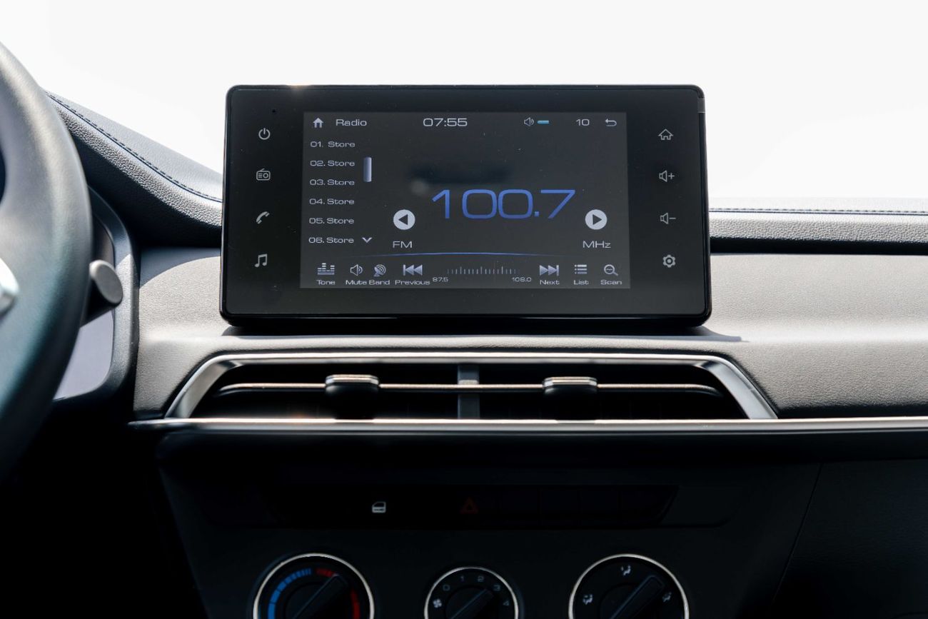 جريت وول وينغل 2026 Greatwall Wingle 7 4X2 Standard 2.4L - Manual - Titanium White Inside Black | Export Price