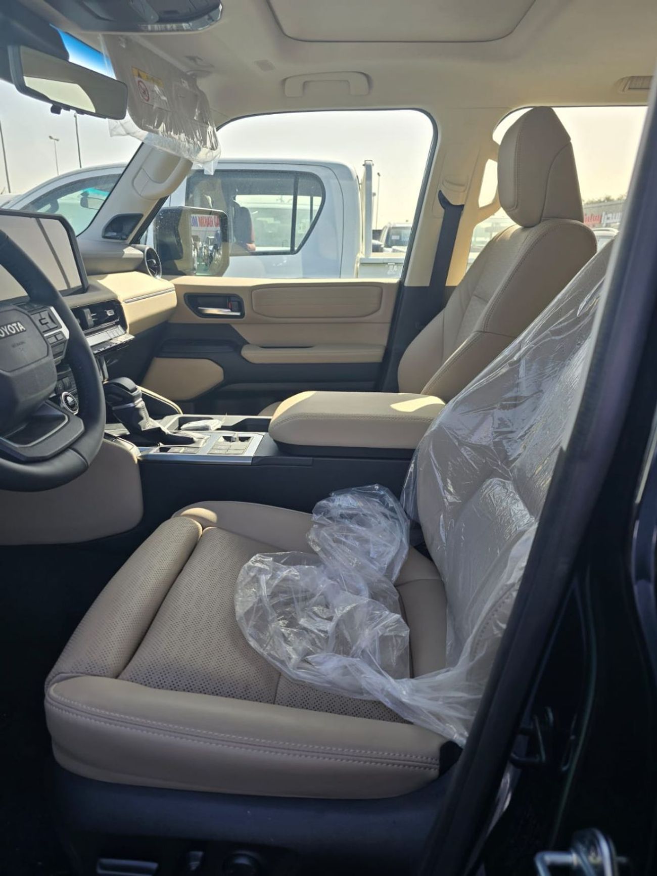 تويوتا برادو تويوتا لاندكروزر – 2.4 لتر تيربو – 275 حصان – دفع رباعي – 7 ركاب