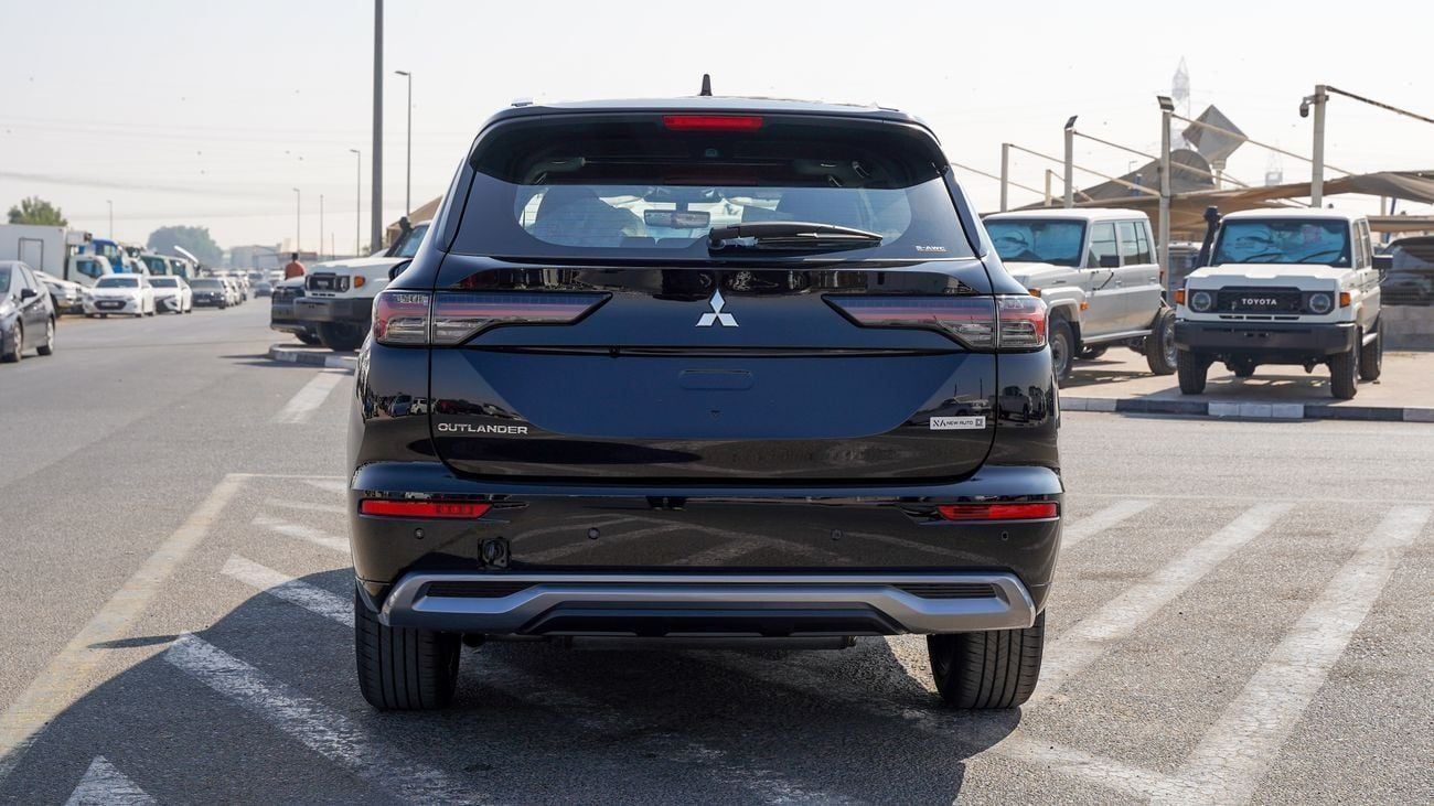 ميتسوبيشي آوتلاندر جديد كلياً 2026 ميتسوبيشي أوتلاندر بريميوم (G09) 2.5 لتر | SUV بـ 7 مقاعد | مواصفات GCC | مخصص للتصد