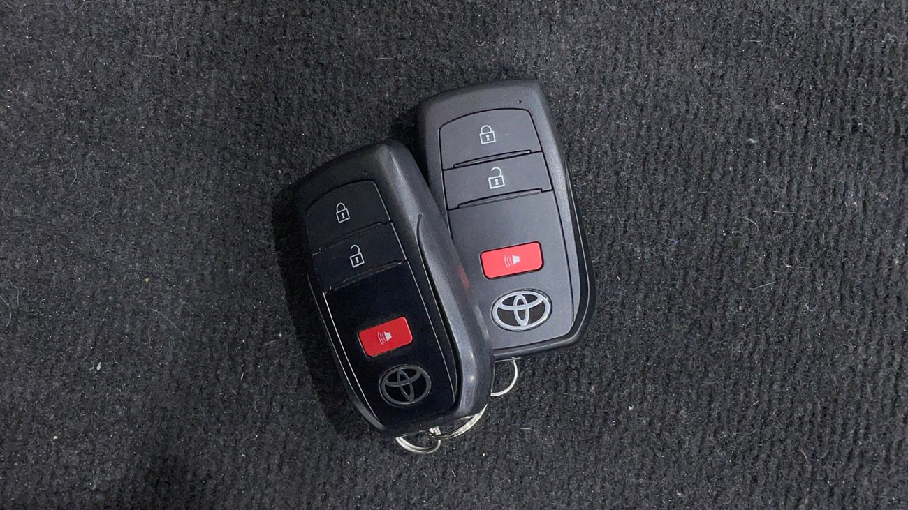 Toyota Land Cruiser BLACK EDITION, миниатюра 20