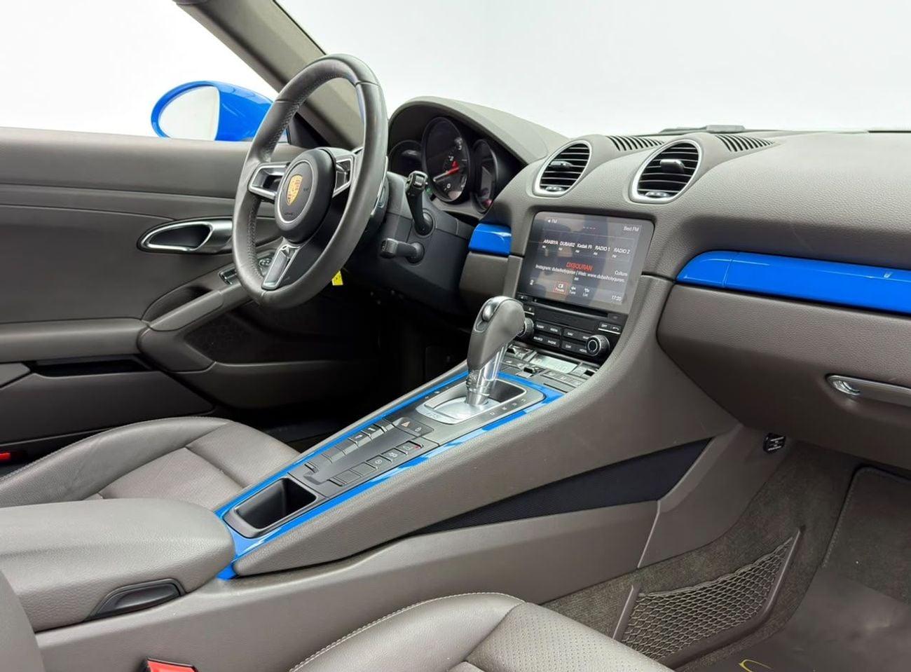 Porsche 718 Cayman STANDARD