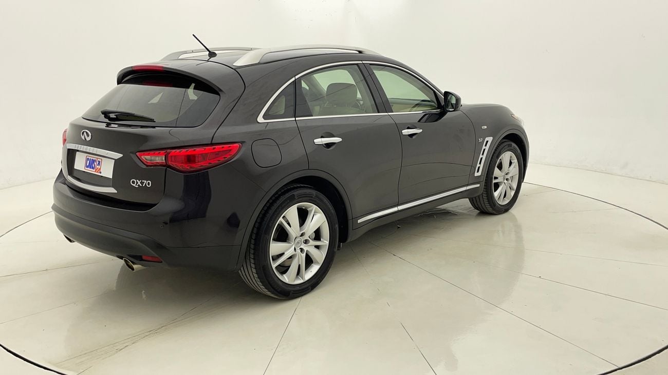 إنفينيتي QX70 LUXURY 3.7 | بدون دفعة مقدمة | اختبار القيادة في المنزل