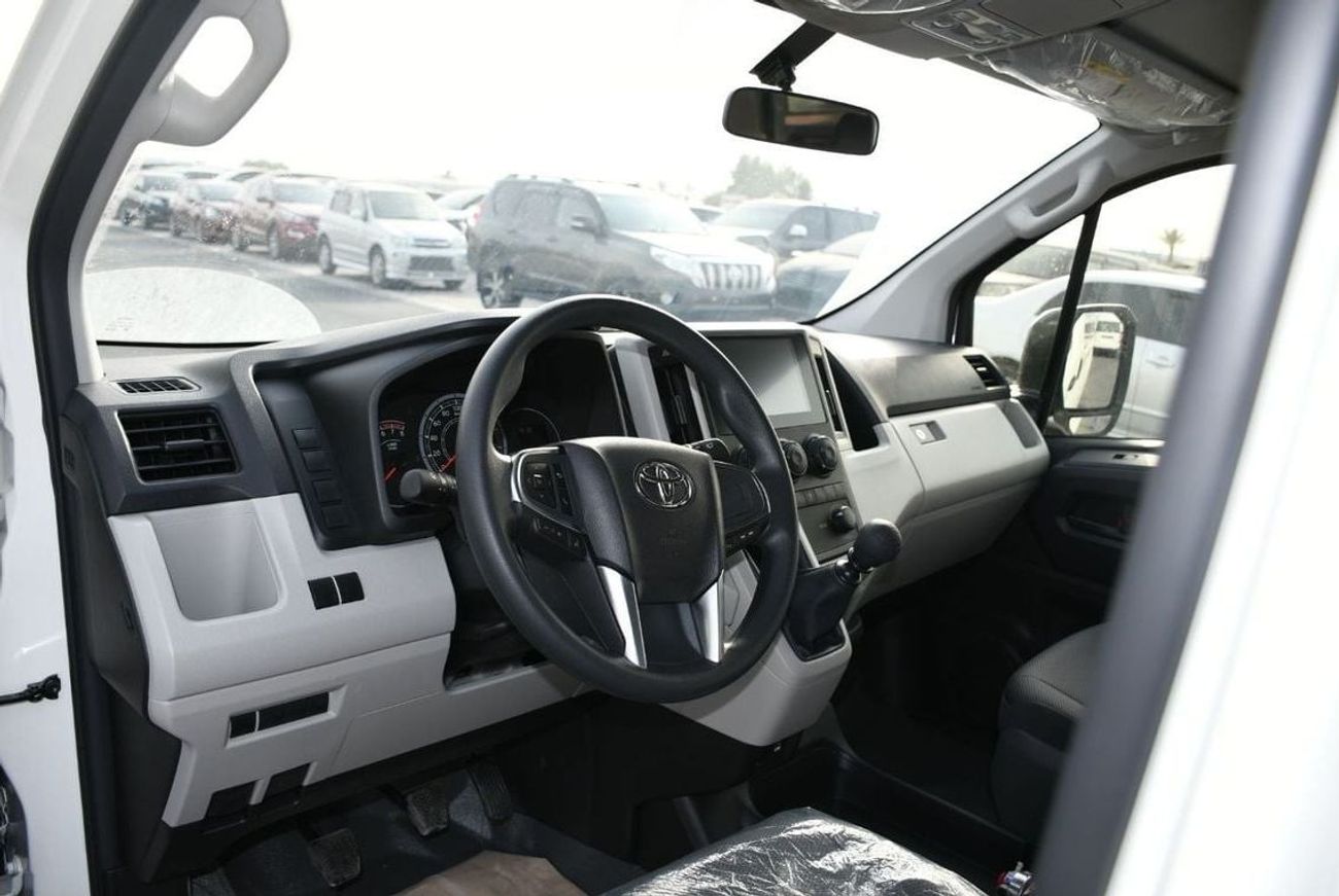 تويوتا هاياس HiAce 3.5L Manaul Petrol