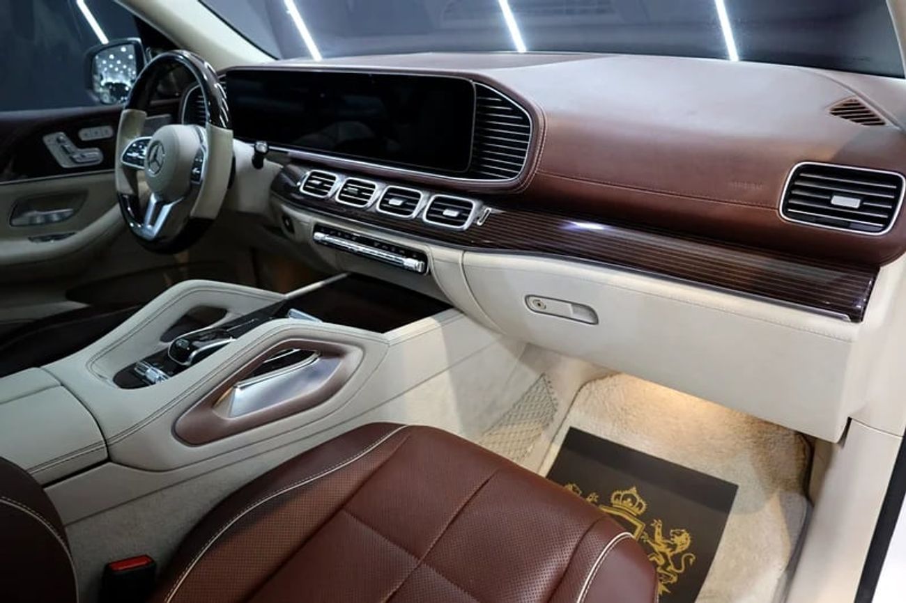 Mercedes Maybach GLS600 Maybach Rear-Seat Entertainment, Rear VIP Seats, Burmester Audio, Panoramic Roof, GCC!