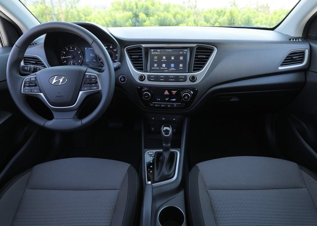 Hyundai Accent interior - Cockpit