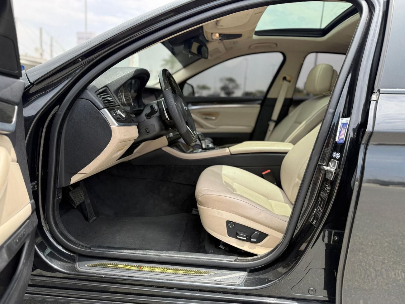بي أم دبليو 528i Exclusive M Sport 2.0L