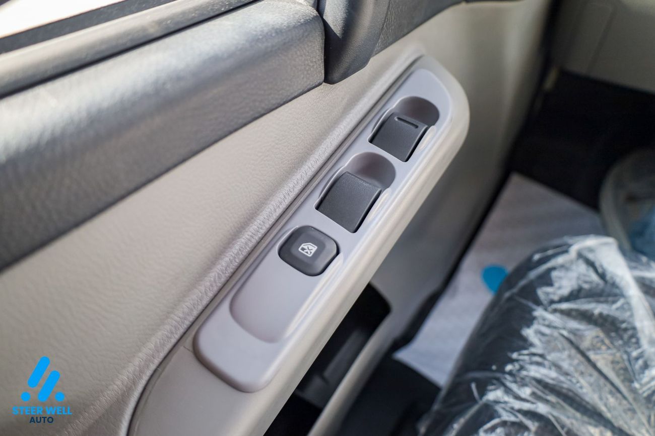 ميتسوبيشي كانتر فان 4.2L M T 4x2 Diesel Standard Chassis