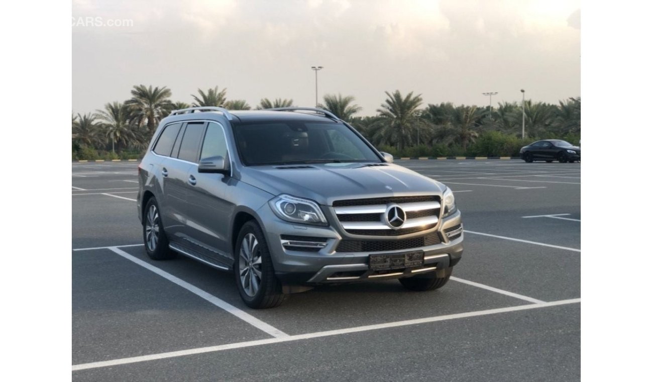 Mercedes-Benz GL 500 MODEL 2014 GCC CAR PERFECT CONDITION INSIDE AND OUTSIDE FULL ORIGINAL PAINT FULL OPTION PANORAMIC RO