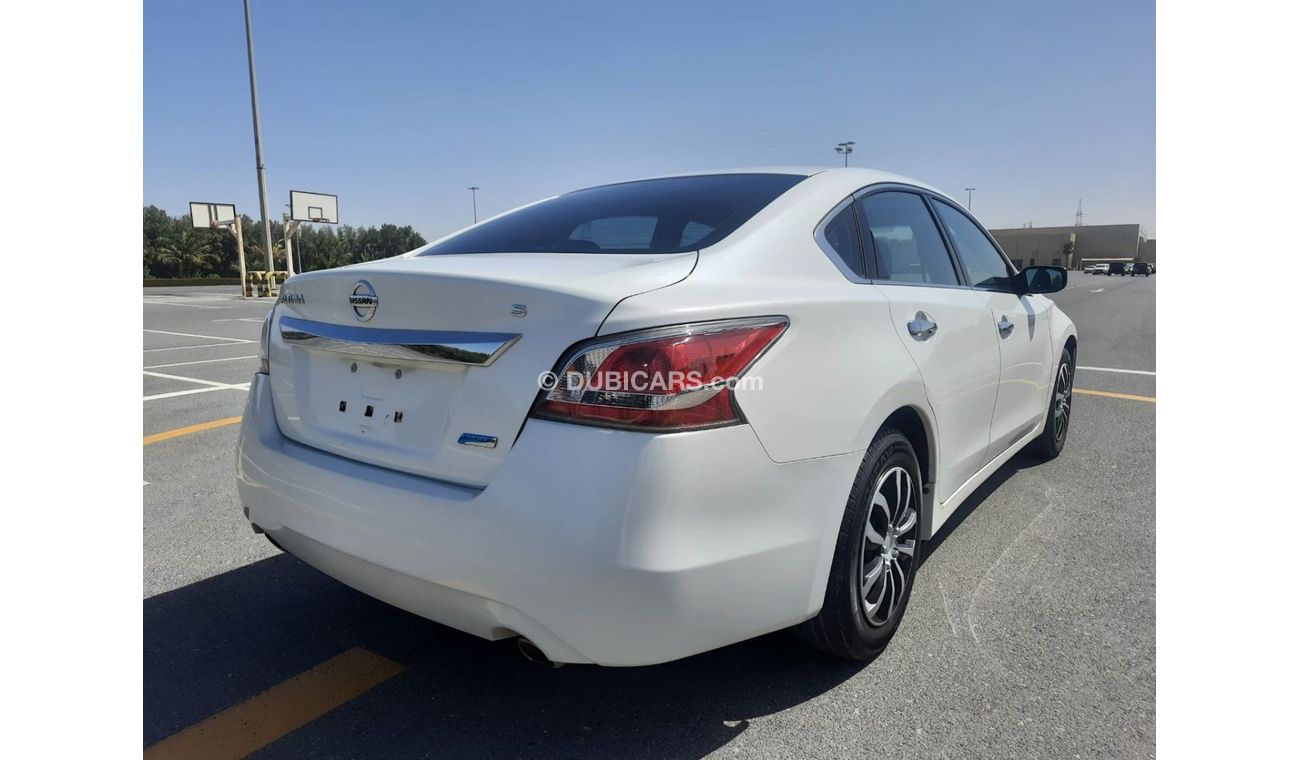 Nissan Altima SV Nissan altima 2015 full automatic accident free
