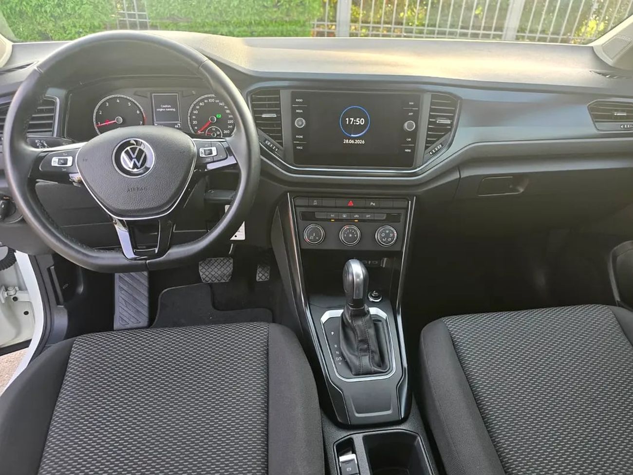 Volkswagen T-ROC TREND FREE OFFERS 1.4L , GCC! We arrange loan without down payment!