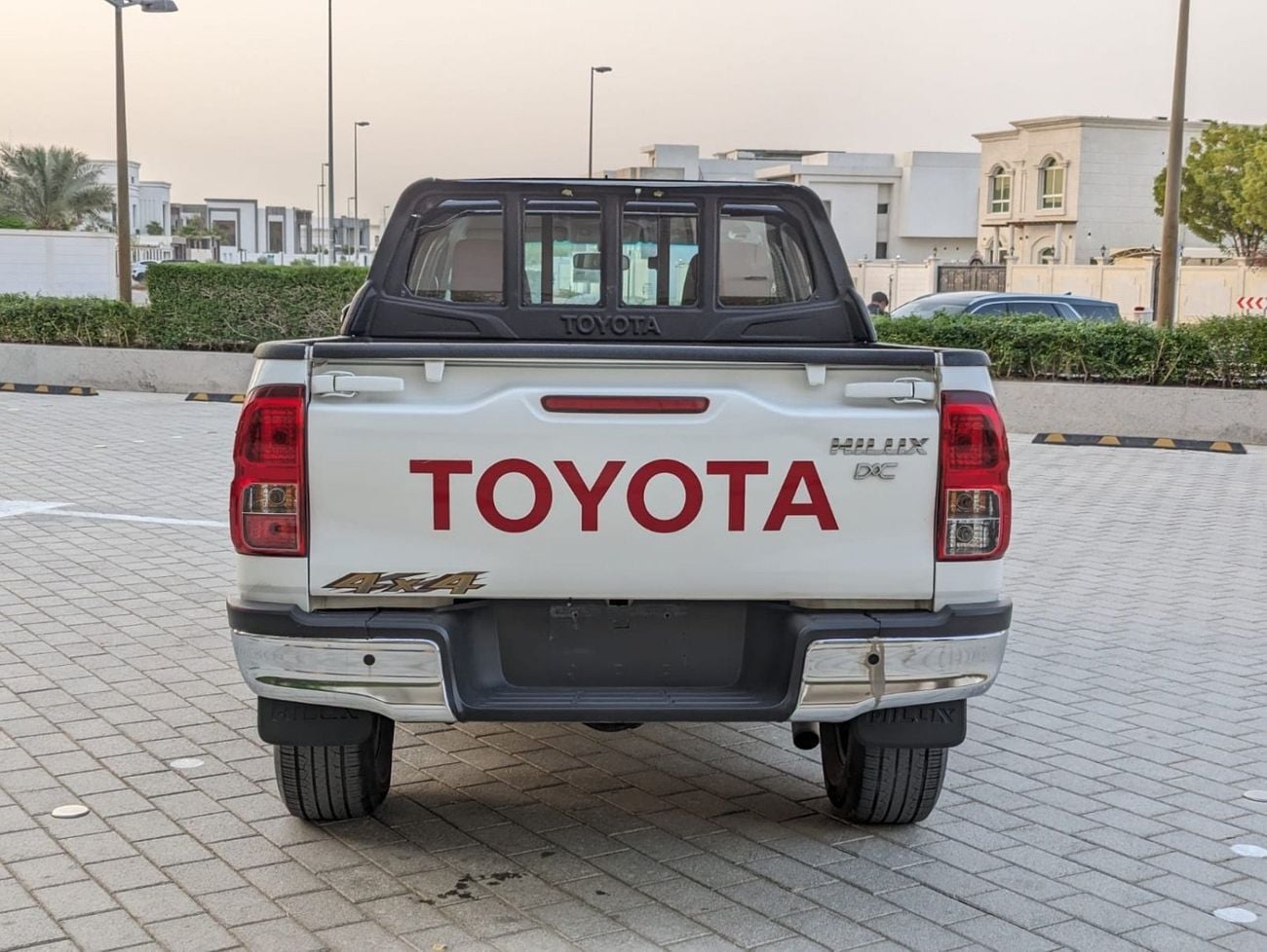 Toyota Hilux S GLX 2.4L AWD A/T