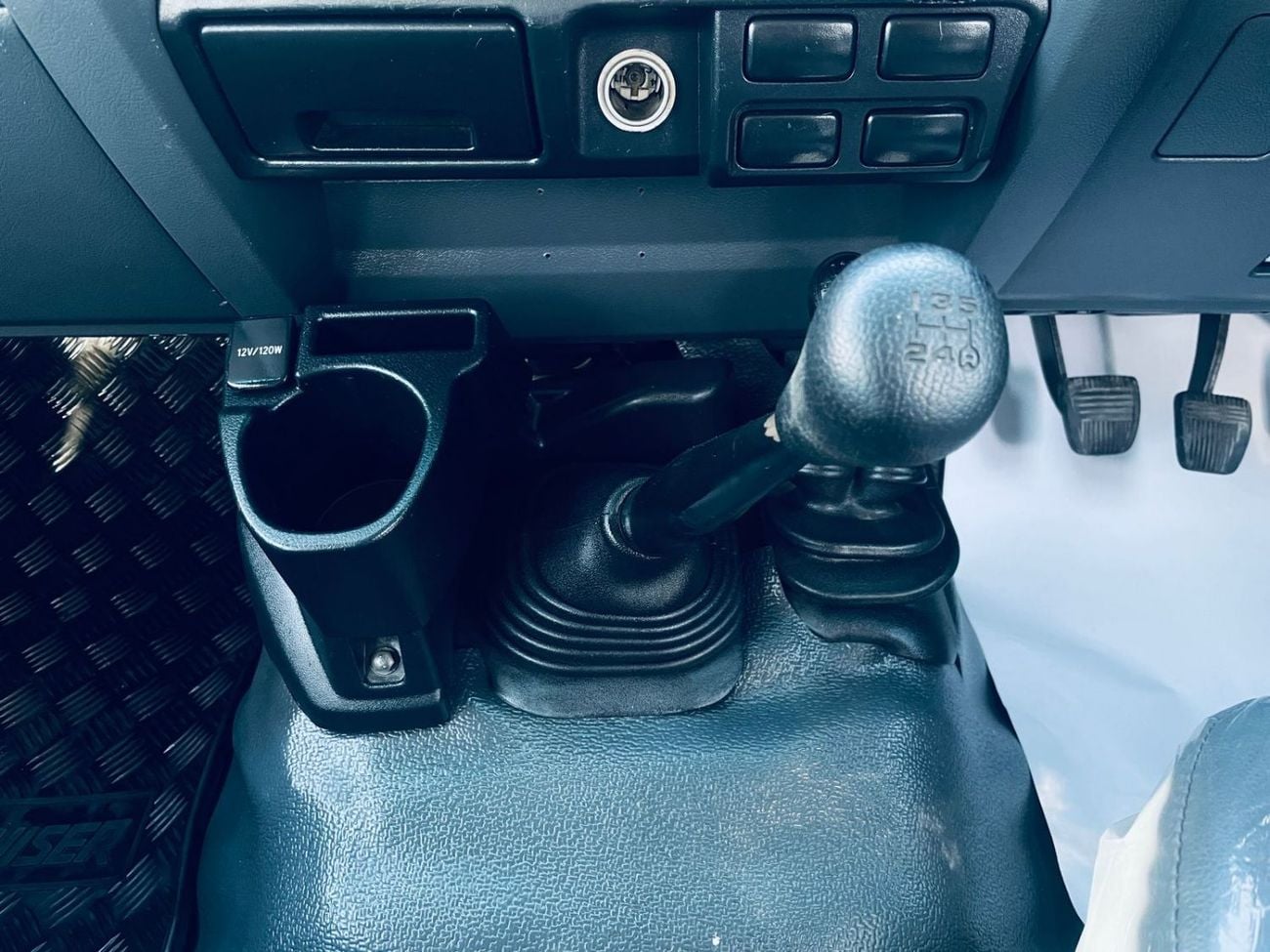 Toyota Land Cruiser Pick Up FUEL DIESEL ,4500 CC .RIGHT HAND DRIVE ,DOUBALE CAB
