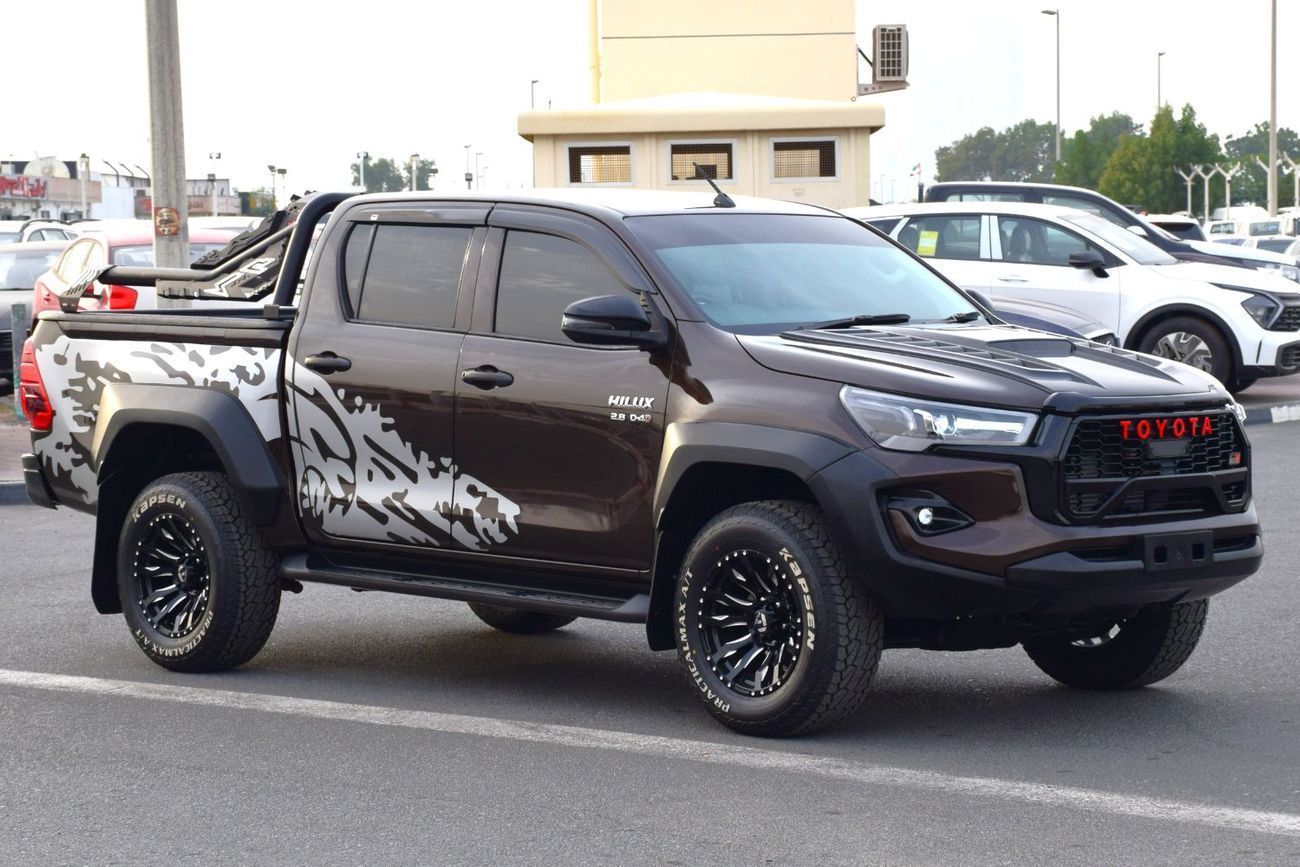 تويوتا هيلوكس 4X4 DIESEL 2.8L Right Hand (Export Only)