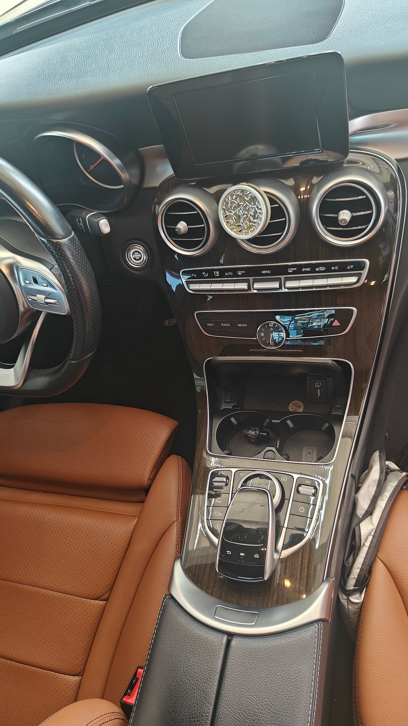 مرسيدس بنز C 200 AMG