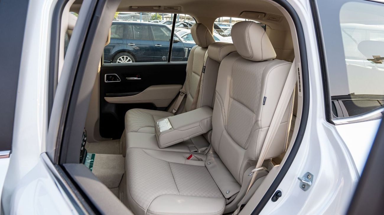 تويوتا لاند كروزر 2026 Toyota Land Cruiser 300 VXR 3.5L AT Hybrid (White-Beige)
