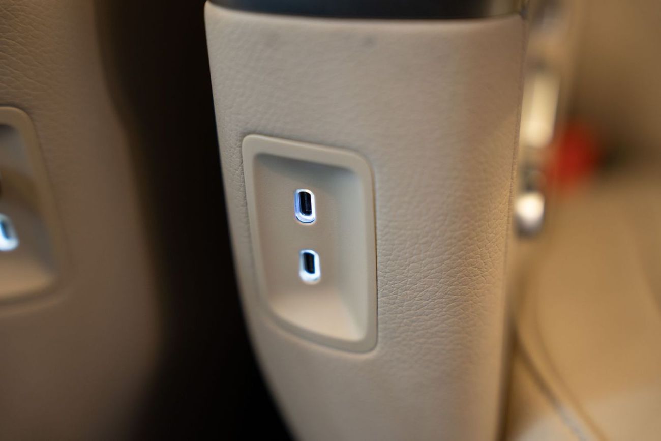 Mercedes-Benz V 300 Built by Barugzai | Mercedes-Benz V300 Avantgarde | VIP Interior