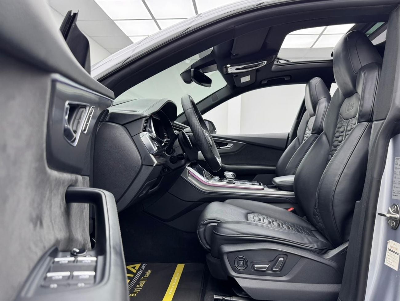 أودي RSQ8 TFSI quattro 4.0L 2021 Audi RSQ8 4.0TFSI Quattro, Warranty, Fully Loaded, Excellent Condition, Euro