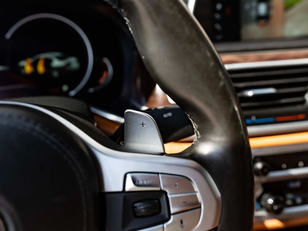 BMW M760Li xDrive 6.6L