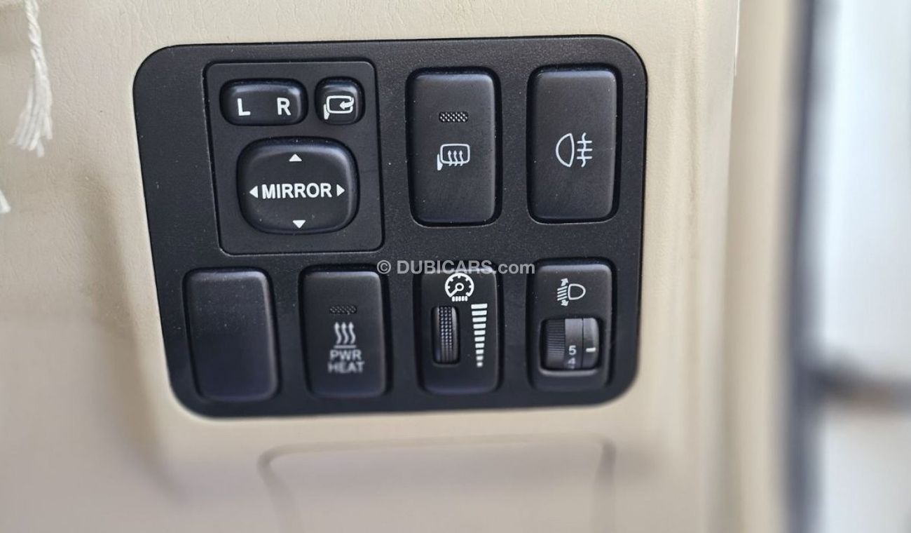 Toyota Prado PREMIUM LEATHER SEATS | RIGHT-HAND-DRIVE | HOOD MIRROR