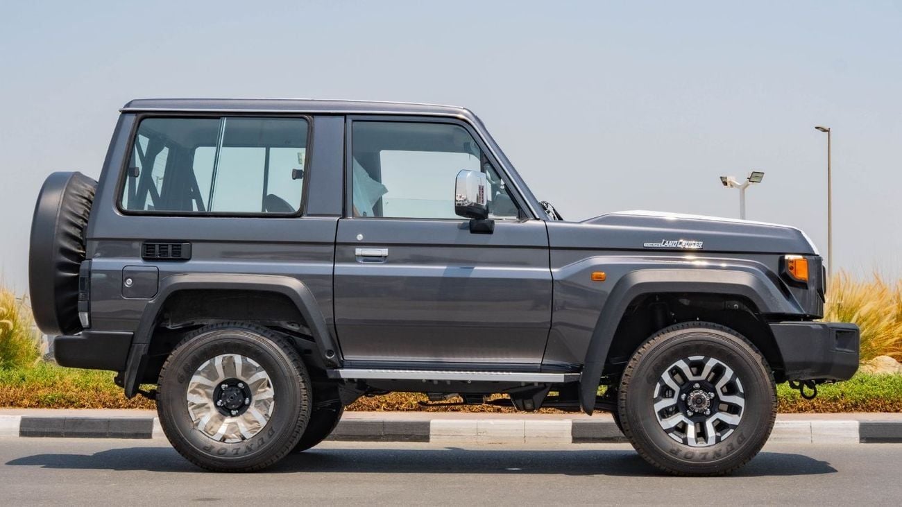 تويوتا لاند كروزر 70 2025 Toyota Land Cruiser LC 71 4.0L Petrol AT Full Option Dark Grey