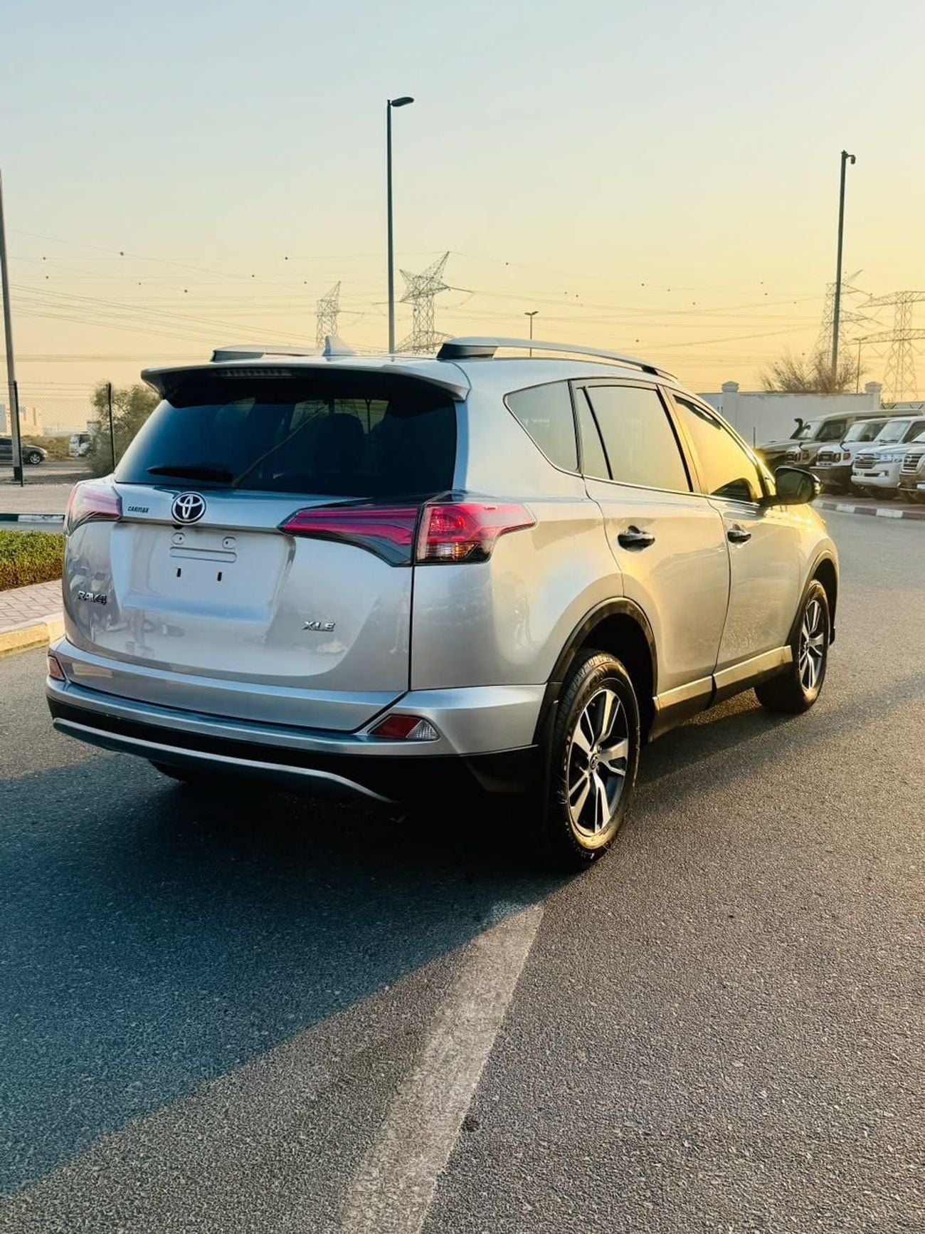 Toyota RAV4 XLE RAV4 XLE FULL OPTION