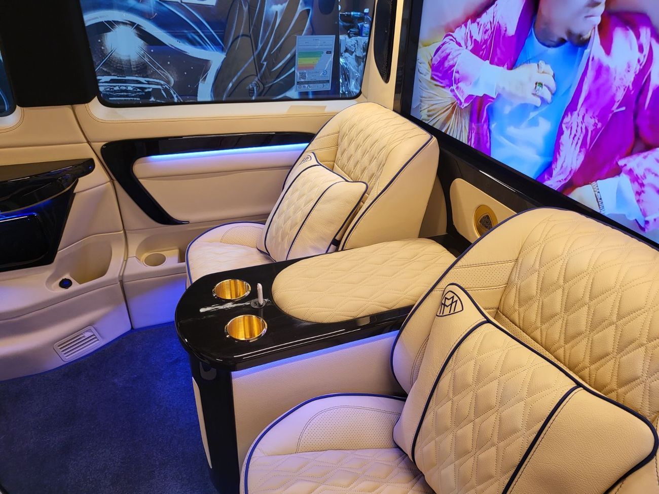 Mercedes-Benz V 300 “LUMA” – 1 Of 5 CONCEPT - Handcrafted by ROYAL CUSTOMS in Dubai (Since 2009)