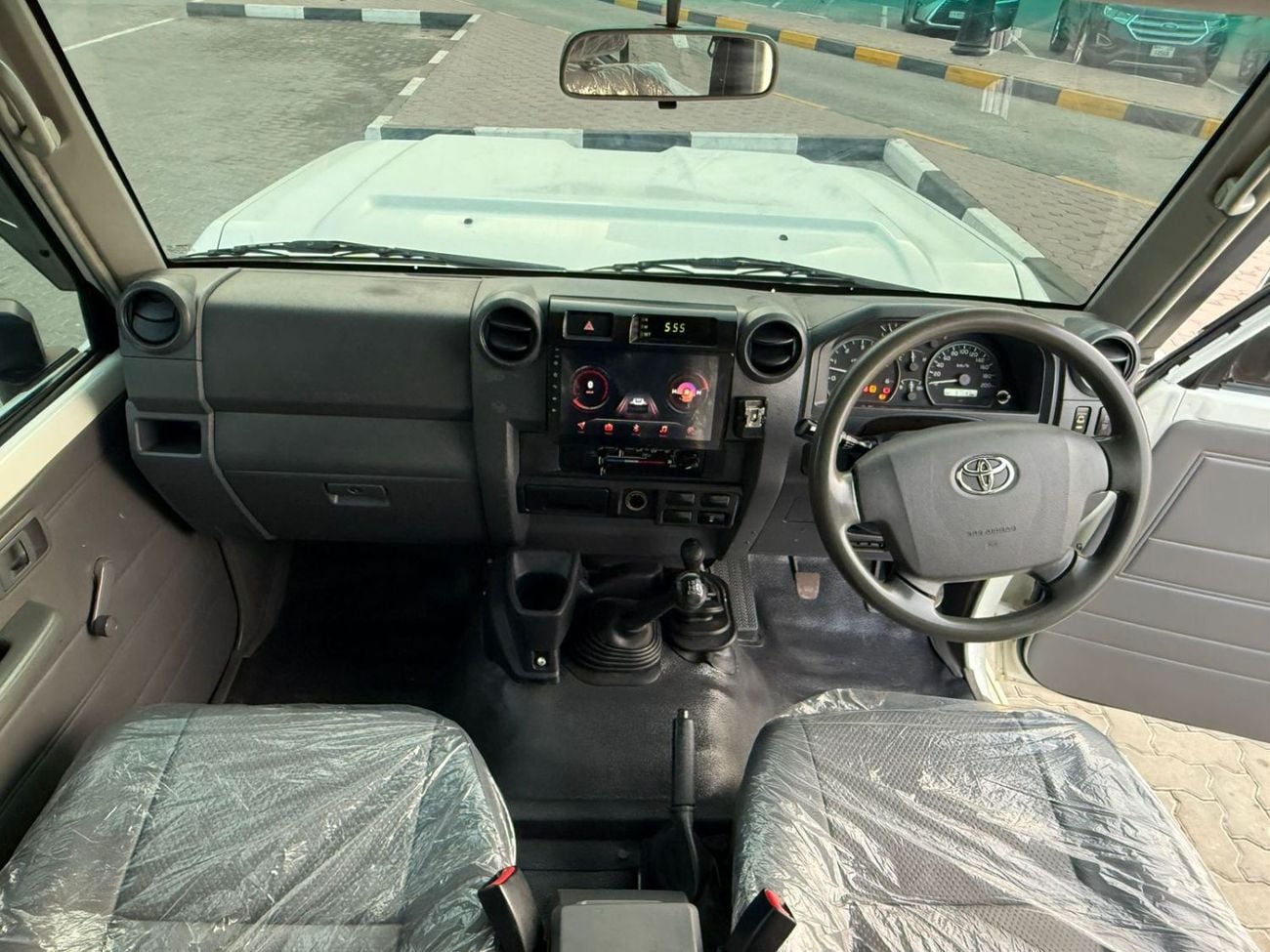 Toyota Land Cruiser Pick Up 2017Model modified 2024 4.5 Diesel engine v8 colour white Transmission Manual Interior grey 5seater