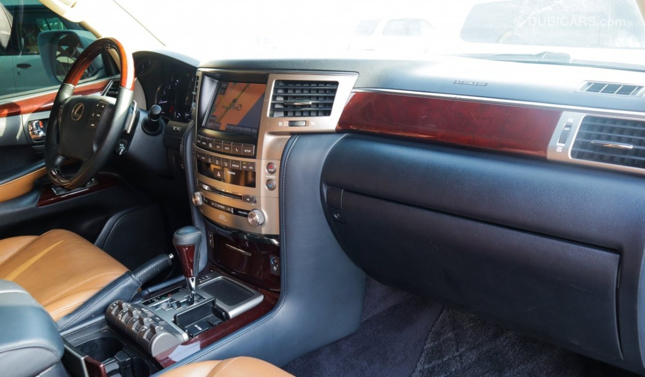 Lexus LX570