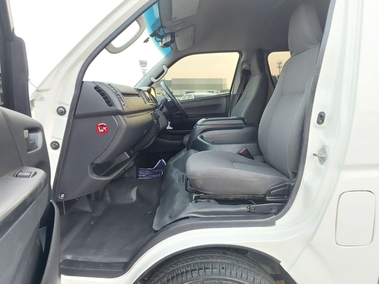 تويوتا هاياس TOYOTA HIACE COMMUTER VAN RHD 2016 MODEL 2.7 L PETROL AUTOMATIC(PM69524)