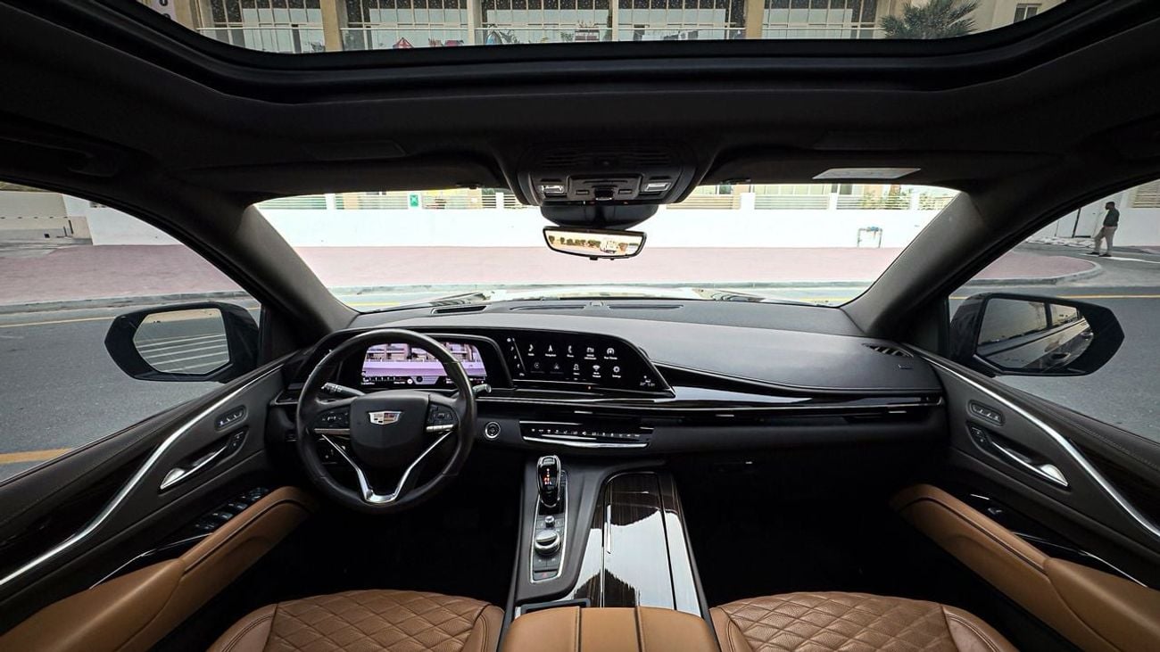 Cadillac Escalade Premium Luxury 6.2L 4WD Premium Luxury - 600 GCC