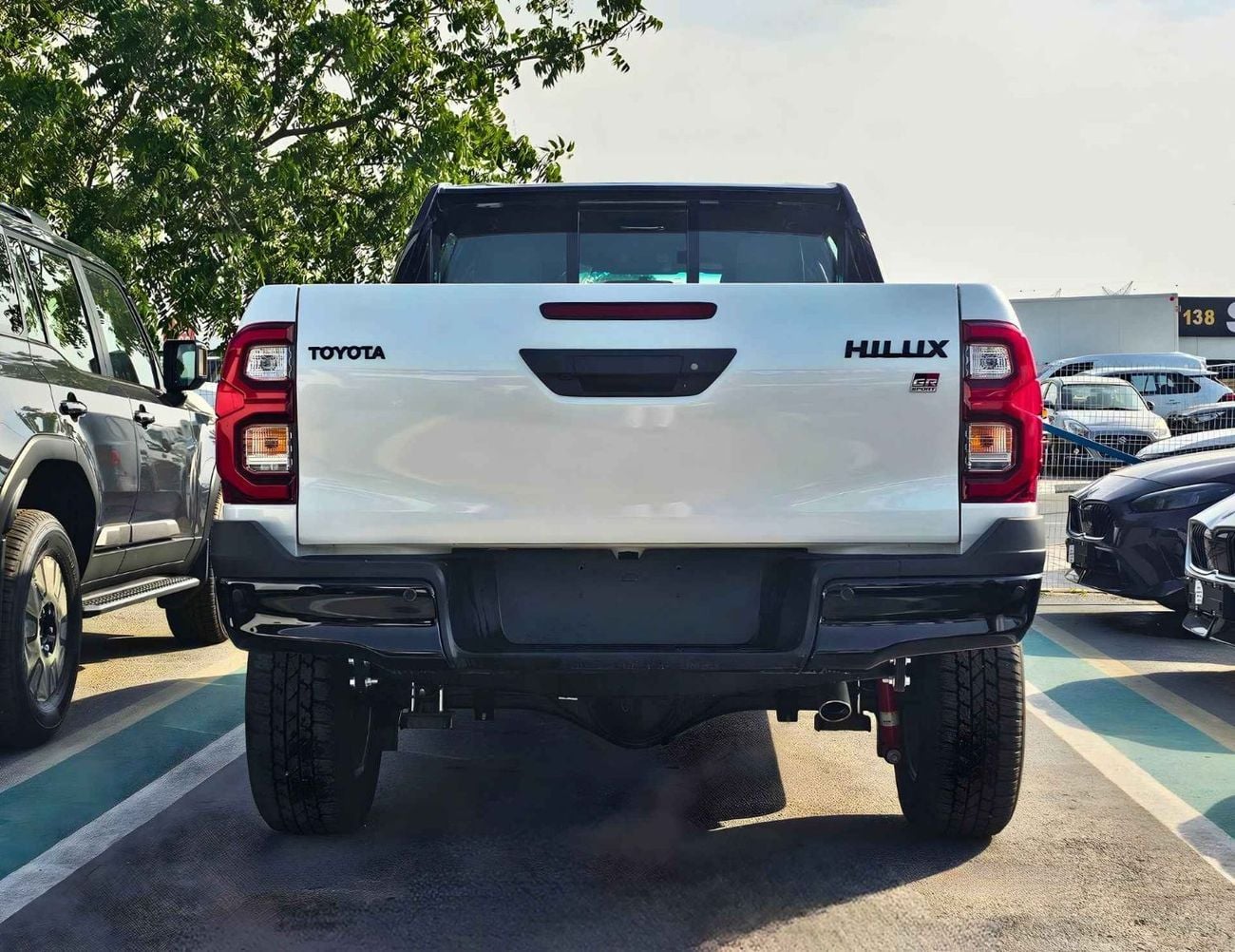 تويوتا هيلوكس GR SPORT WIDE BODY / 4.0L PETROL V6 / OVER FENDER / TRIP TRONIC / 360*CAMERA / DRIVER PWR SEATS WITH