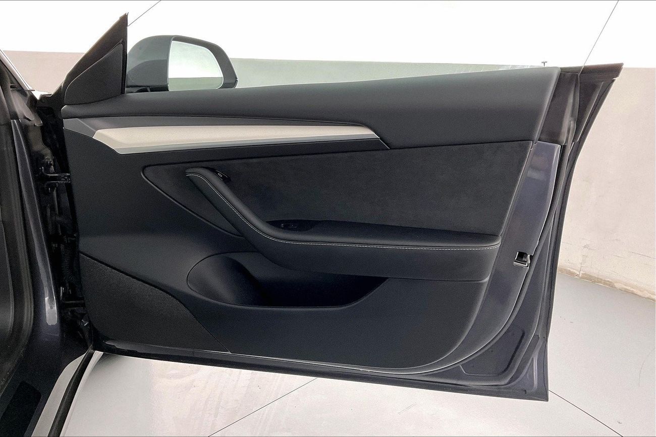 تسلا موديل 3 Performance (Dual Motor) | عرض العيد الحصري | خالية من أضرار الفيضانات