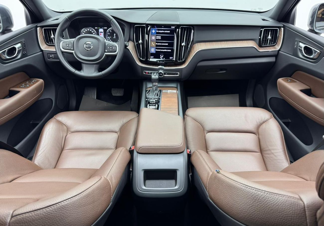 فولفو XC 60 T5 Momentum 2.0L AWD 2021 Volvo XC90 T5 Momentum, Full Service History, 1 Year Warranty, GCC