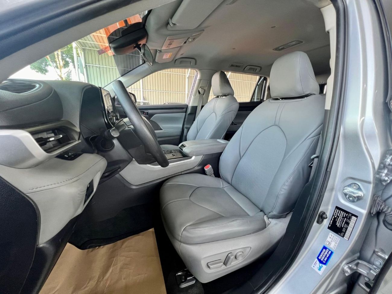 Toyota Highlander Hybrid  warranty one year bank financie available