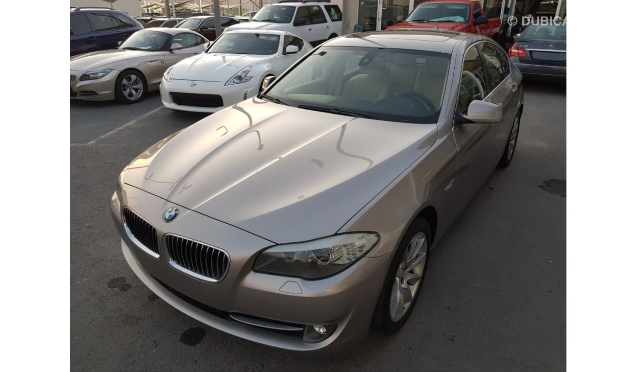 BMW 520i i model 2012GCC car prefect condition full service full option low mileage