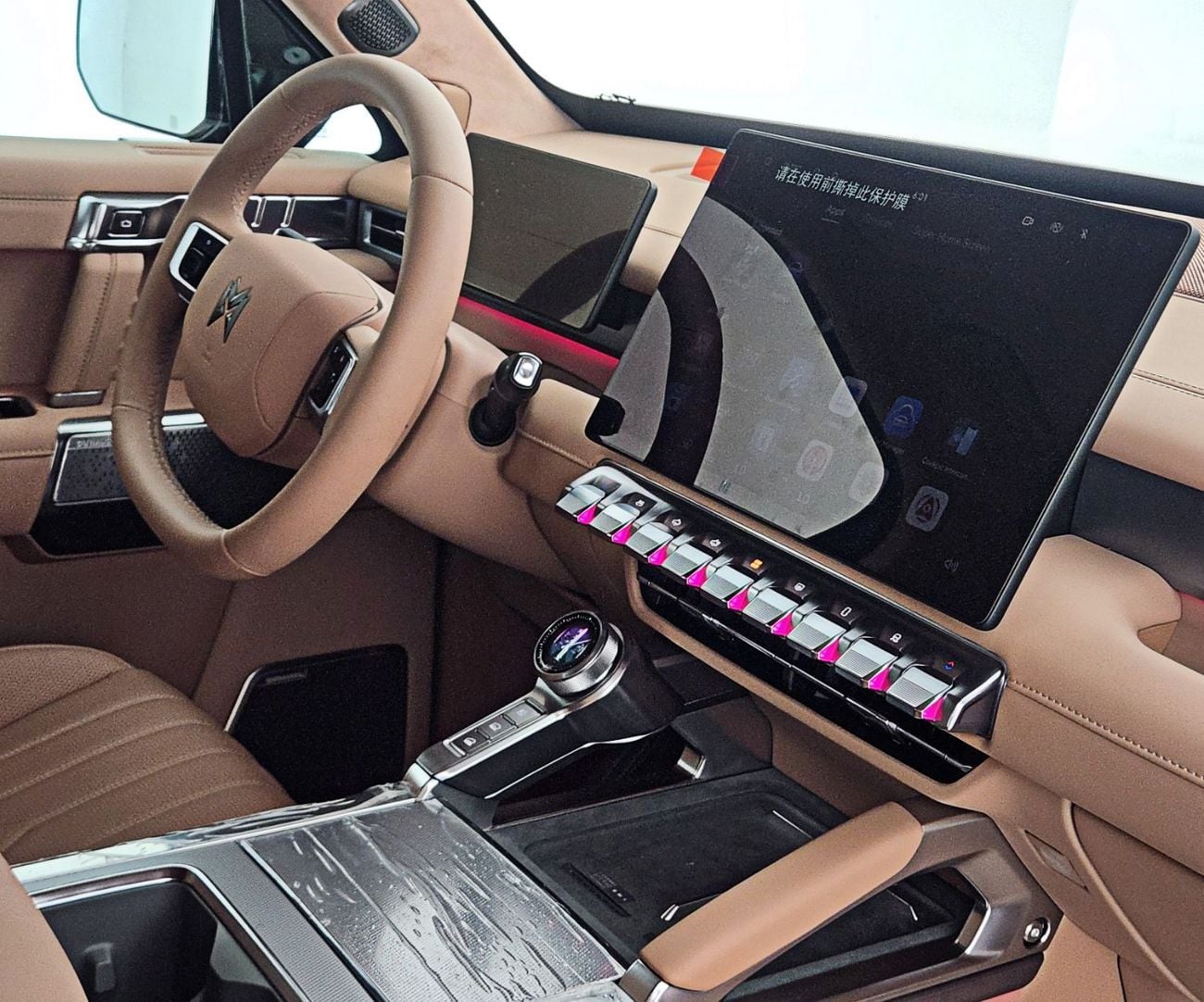 Dongfeng M Hero M817 PLUG IN HYBRID TECH-HEAVY MILITARY STYLE SUV 912 hp, 1000+km total range