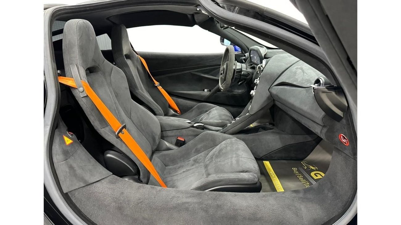 McLaren 720S Std 2018 McLaren 720S(Full Carbon), 2025 Warranty, Full Agency Service History, GCC