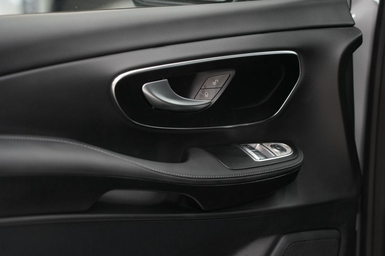 مرسيدس بنز V 300 ‏Mercedes-Benz V 300 AVANTGARDE | 2026 GCC 0km | Agency Warranty