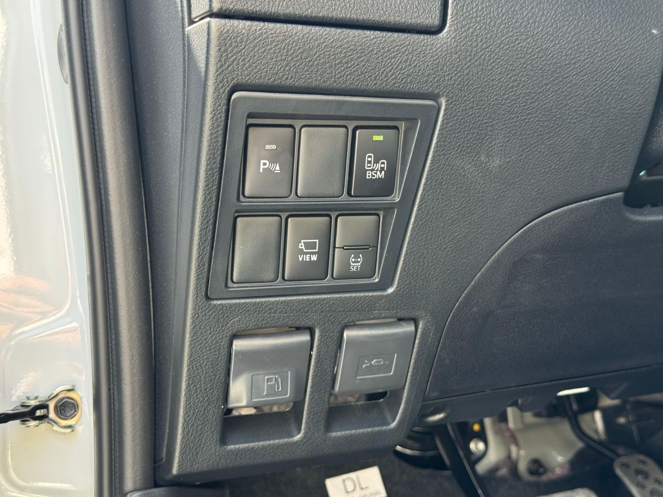 تويوتا هيلوكس GR Sport 4.0L 2025 Export Price @177,000 AED