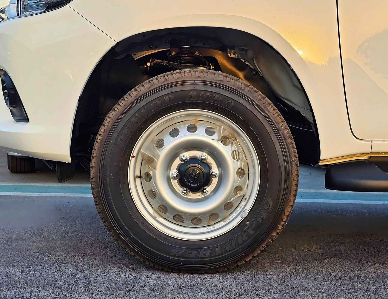 Toyota Hilux DLXG / SINGLE CABIN / M/T /  2.4L V4 DIESEL / 4WD (CODE # DLXG)